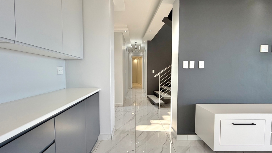 5 Bedroom Property for Sale in Dennegeur Western Cape